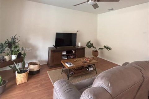 Casa en venta en Lehigh Acres, Florida, 4 dormitorios, 232.44 m2 № 2046729 - foto 12