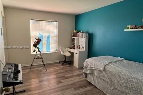 Casa en venta en Lehigh Acres, Florida, 4 dormitorios, 232.44 m2 № 2046729 - foto 24