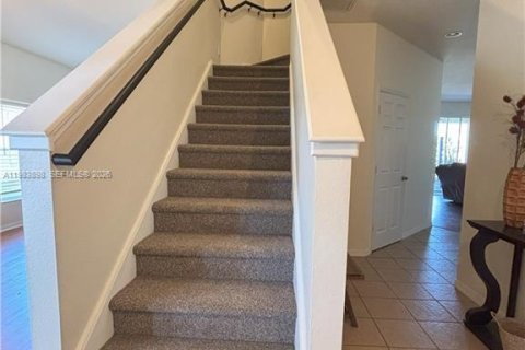 Casa en venta en Lehigh Acres, Florida, 4 dormitorios, 232.44 m2 № 2046729 - foto 3