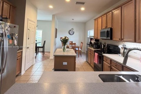 Casa en venta en Lehigh Acres, Florida, 4 dormitorios, 232.44 m2 № 2046729 - foto 8