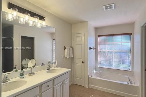 Casa en venta en Lehigh Acres, Florida, 4 dormitorios, 232.44 m2 № 2046729 - foto 19