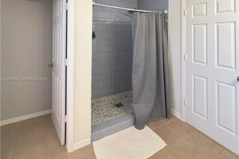 Casa en venta en Lehigh Acres, Florida, 4 dormitorios, 232.44 m2 № 2046729 - foto 21