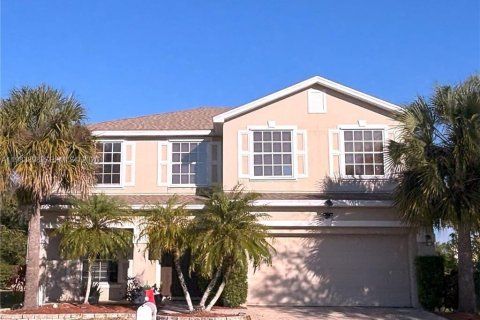 Casa en venta en Lehigh Acres, Florida, 4 dormitorios, 232.44 m2 № 2046729 - foto 1