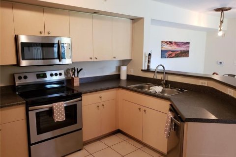 Condo in West Palm Beach, Florida, 3 bedrooms  № 2169802 - photo 9