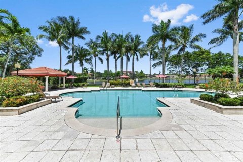 Condo in West Palm Beach, Florida, 3 bedrooms  № 2169802 - photo 6