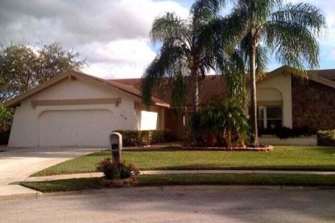 House in Wellington, Florida 4 bedrooms, 203.27 sq.m. № 1155457 - photo 1