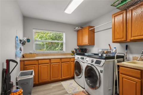 House in Windermere, Florida 4 bedrooms, 286.14 sq.m. № 1771624 - photo 27