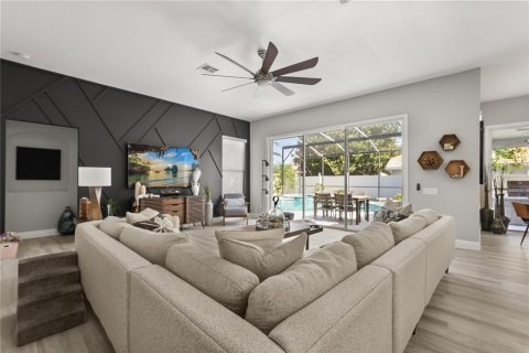 House in Windermere, Florida 4 bedrooms, 286.14 sq.m. № 1771624 - photo 17