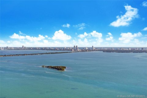 Condominio en venta en Miami, Florida, 1 dormitorio, 76.64 m2 № 1865079 - foto 3