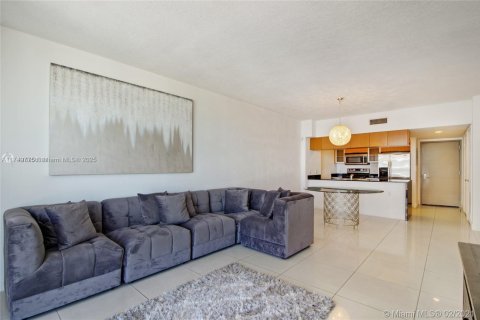 Condominio en venta en Miami, Florida, 1 dormitorio, 76.64 m2 № 1865079 - foto 12