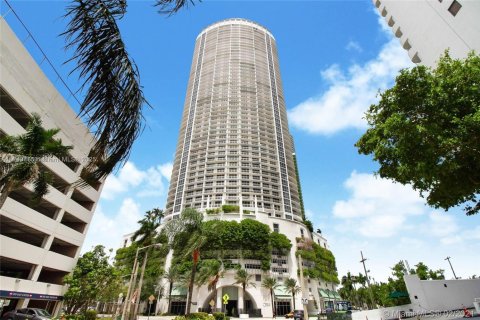 Condominio en venta en Miami, Florida, 1 dormitorio, 76.64 m2 № 1865079 - foto 1