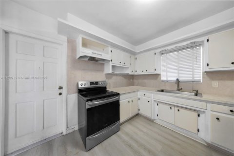 Купить виллу или дом в Майами, Флорида 3 спальни, 136.38м2, № 1786986 - фото 13