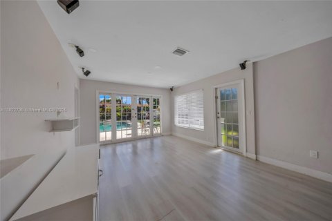 Купить виллу или дом в Майами, Флорида 3 спальни, 136.38м2, № 1786986 - фото 7