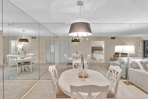Condo in Boynton Beach, Florida, 2 bedrooms  № 2176513 - photo 21