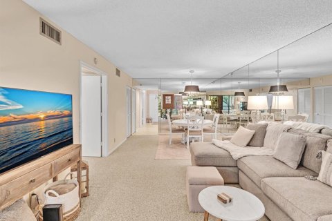 Condo in Boynton Beach, Florida, 2 bedrooms  № 2176513 - photo 25