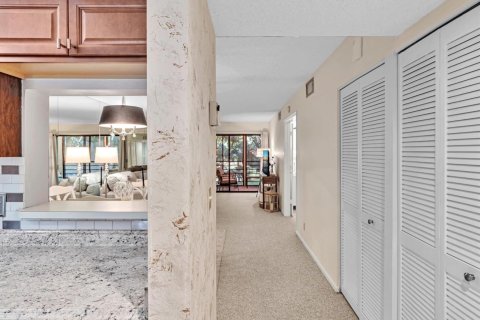 Condo in Boynton Beach, Florida, 2 bedrooms  № 2176513 - photo 14