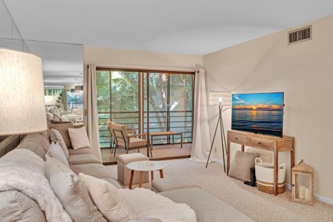 Condo in Boynton Beach, Florida, 2 bedrooms  № 2176513 - photo 23