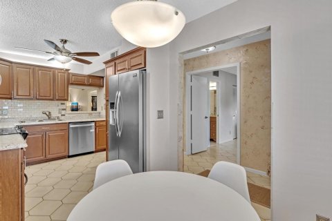 Condo in Boynton Beach, Florida, 2 bedrooms  № 2176513 - photo 10