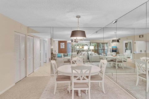 Condo in Boynton Beach, Florida, 2 bedrooms  № 2176513 - photo 27