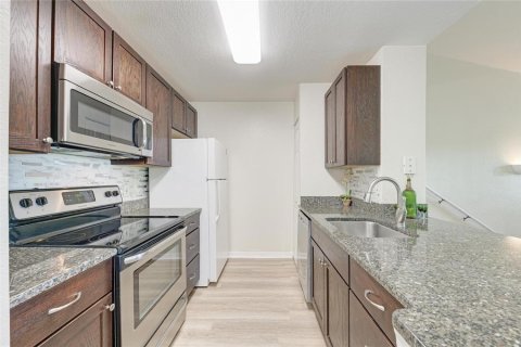 Condo in Lakewood Ranch, Florida, 1 bedroom № 2109986 - photo 30