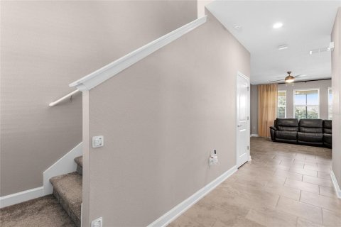 House in Davenport, Florida 4 bedrooms, 216.74 sq.m. № 2233620 - photo 2