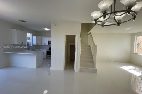 Купить таунхаус в Хайалиа, Флорида 3 спальни, 128.86м2, № 1949077 - фото 11