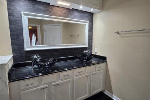 Casa en venta en Orlando, Florida, 4 dormitorios, 211.91 m2 № 1908670 - foto 15