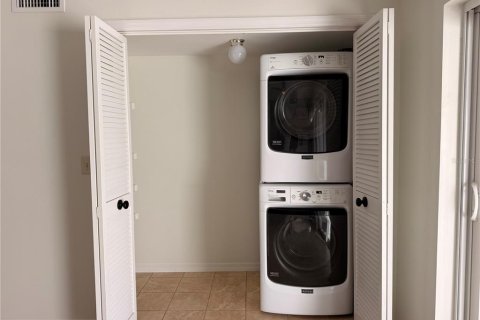 Touwnhouse à louer à Tampa, Floride: 2 chambres, 117.89 m2 № 2157500 - photo 14