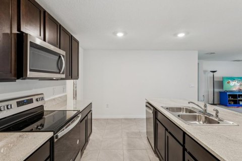 House in Spring Hill, Florida 4 bedrooms, 170.01 sq.m. № 1781162 - photo 9
