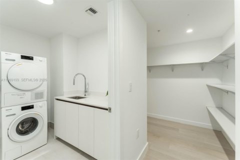 Copropriété à vendre à Bay Harbor Islands, Floride: 4 chambres, 232.44 m2 № 2025984 - photo 13