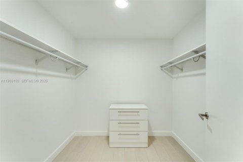 Copropriété à vendre à Bay Harbor Islands, Floride: 4 chambres, 232.44 m2 № 2025984 - photo 21