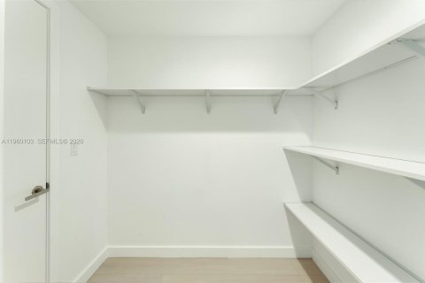 Copropriété à vendre à Bay Harbor Islands, Floride: 4 chambres, 232.44 m2 № 2025984 - photo 12