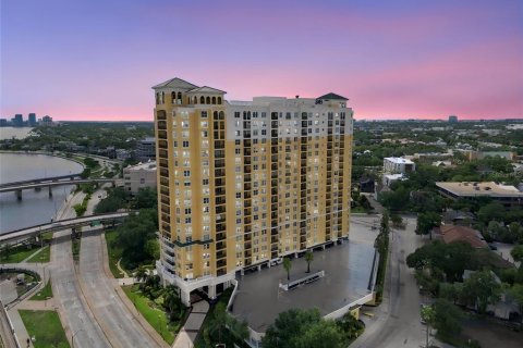 Condo à Tampa, Floride, 2 chambres  № 2373444