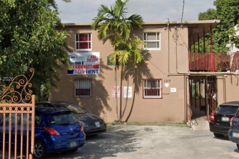 Apartment in Miami, Florida 2 bedrooms, 532.14 sq.m. № 2170765 - photo 10