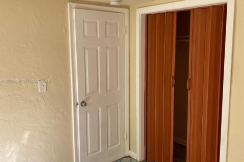 Apartment in Miami, Florida 2 bedrooms, 532.14 sq.m. № 2170765 - photo 4
