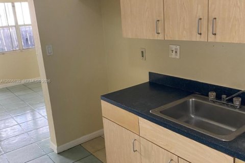 Apartment in Miami, Florida 2 bedrooms, 532.14 sq.m. № 2170765 - photo 6