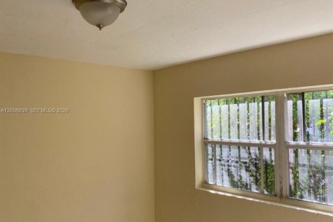 Apartment in Miami, Florida 2 bedrooms, 532.14 sq.m. № 2170765 - photo 2