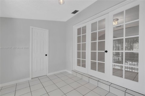 Casa en alquiler en Miami, Florida, 2 dormitorios, 164.62 m2 № 1998478 - foto 14