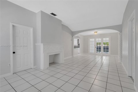 Casa en alquiler en Miami, Florida, 2 dormitorios, 164.62 m2 № 1998478 - foto 4