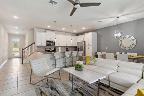 Townhouse in Kissimmee, Florida 5 bedrooms, 213.12 sq.m. № 1679167 - photo 14