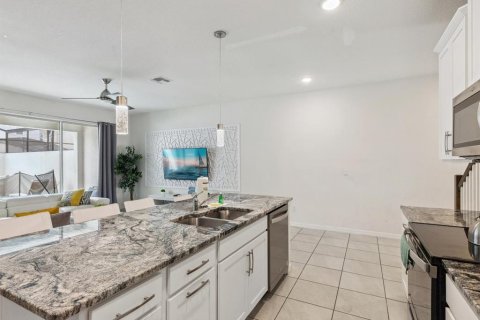 Townhouse in Kissimmee, Florida 5 bedrooms, 213.12 sq.m. № 1679167 - photo 8
