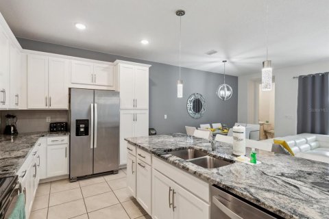 Townhouse in Kissimmee, Florida 5 bedrooms, 213.12 sq.m. № 1679167 - photo 13