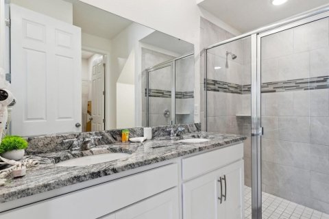 Townhouse in Kissimmee, Florida 5 bedrooms, 213.12 sq.m. № 1679167 - photo 21