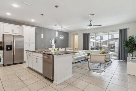 Townhouse in Kissimmee, Florida 5 bedrooms, 213.12 sq.m. № 1679167 - photo 7