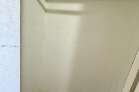 Купить кондоминиум в Санни-Айлс-Бич, Флорида 33.44м2, № 2054899 - фото 12