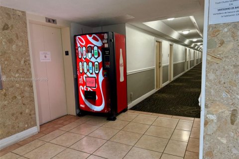 Купить кондоминиум в Санни-Айлс-Бич, Флорида 33.44м2, № 2054899 - фото 14