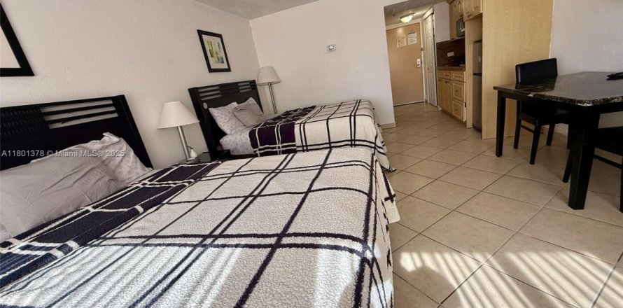 Студия в кондо в Санни-Айлс-Бич, Флорида № 2054899