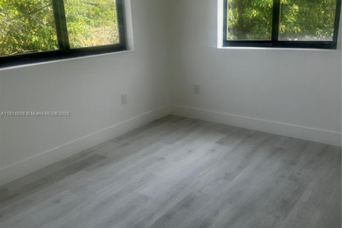 Casa en alquiler en Miami, Florida, 2 dormitorios, 542.55 m2 № 1766499 - foto 8