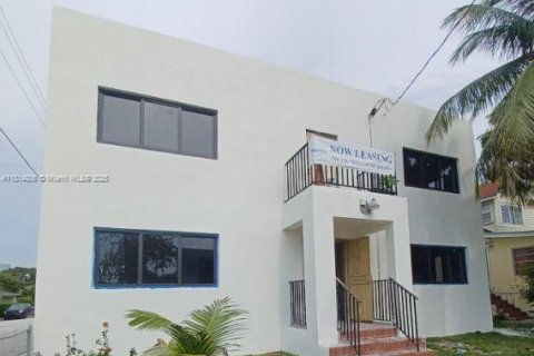 Casa en alquiler en Miami, Florida, 2 dormitorios, 542.55 m2 № 1766499 - foto 1