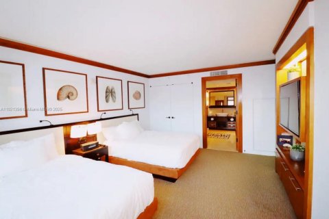 Condo in Miami Beach, Florida, 1 bedroom  № 2018571 - photo 14